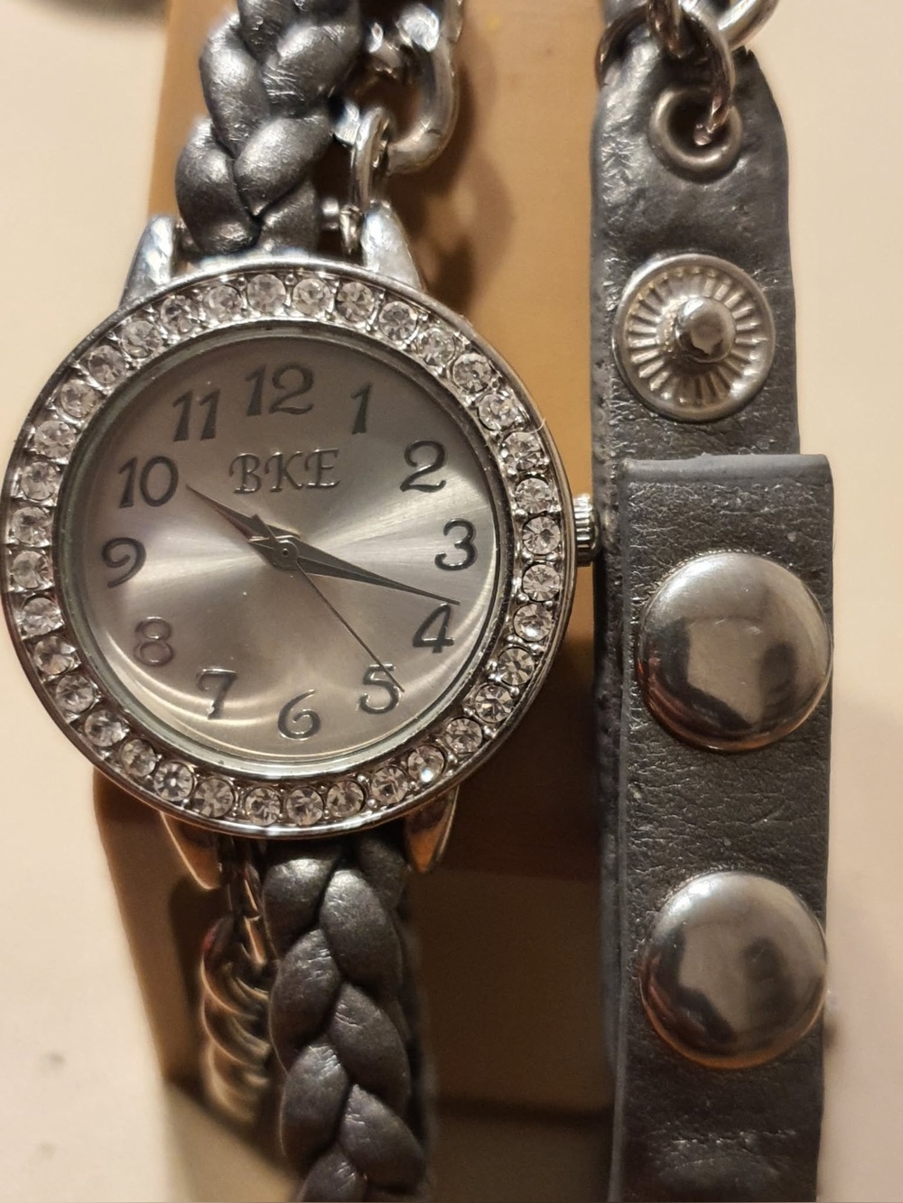 ๐ฆ10/$20๐ฆ BKE Silver Rhinestone Leather Double Loop Women's Watch